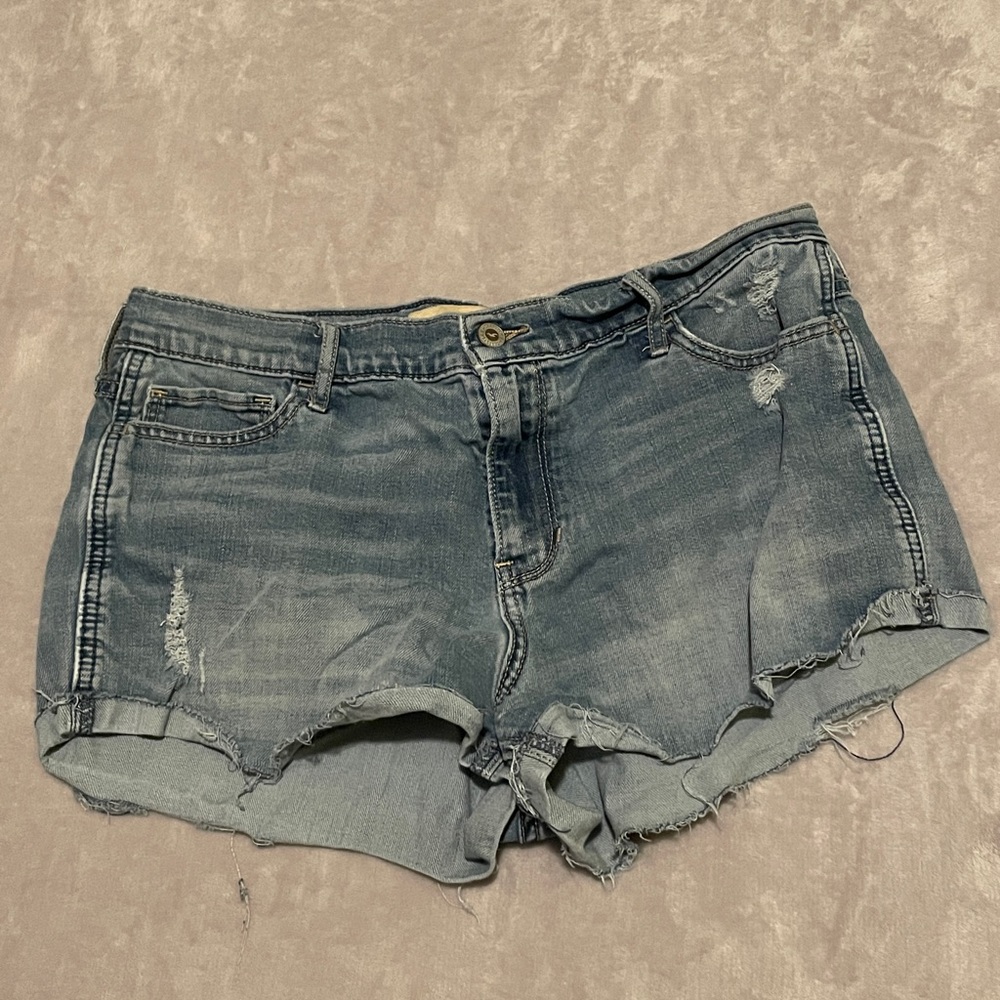 Hollister High Rise (High waisted) Short Shorts, Medium Wash, 2 inch inseam